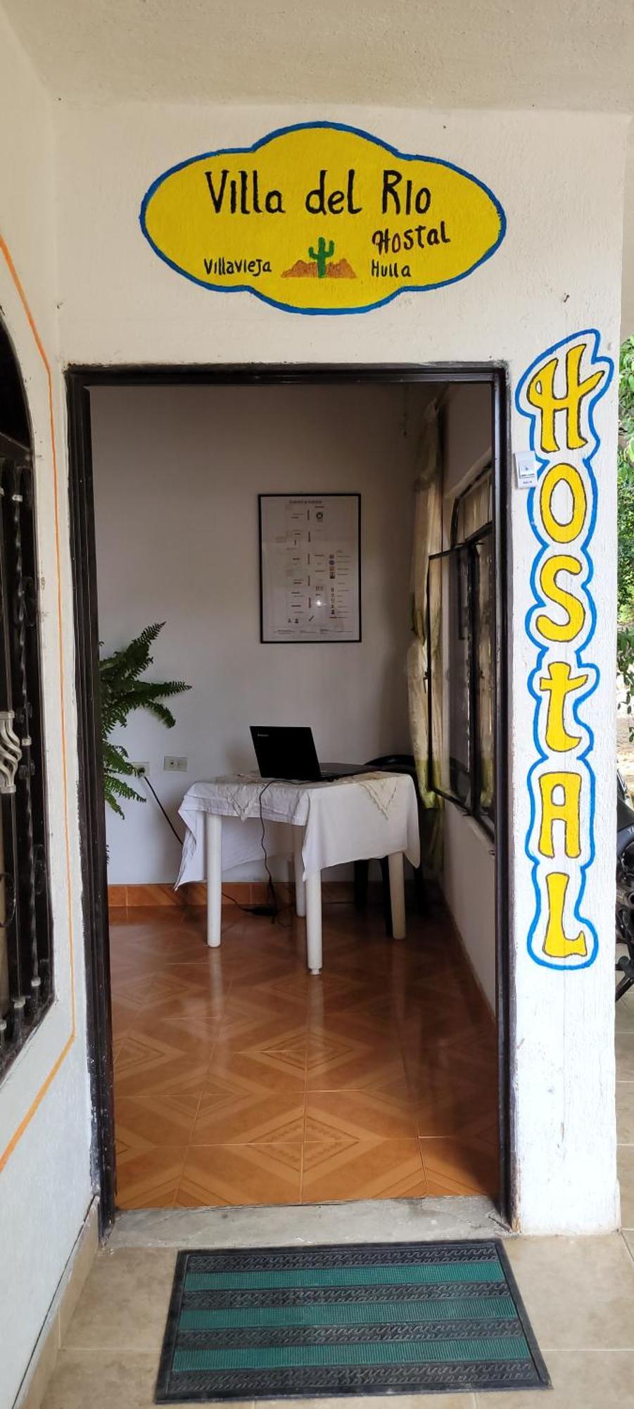 Hostal Villa Del Rio Las Brisas Villavieja Exterior foto